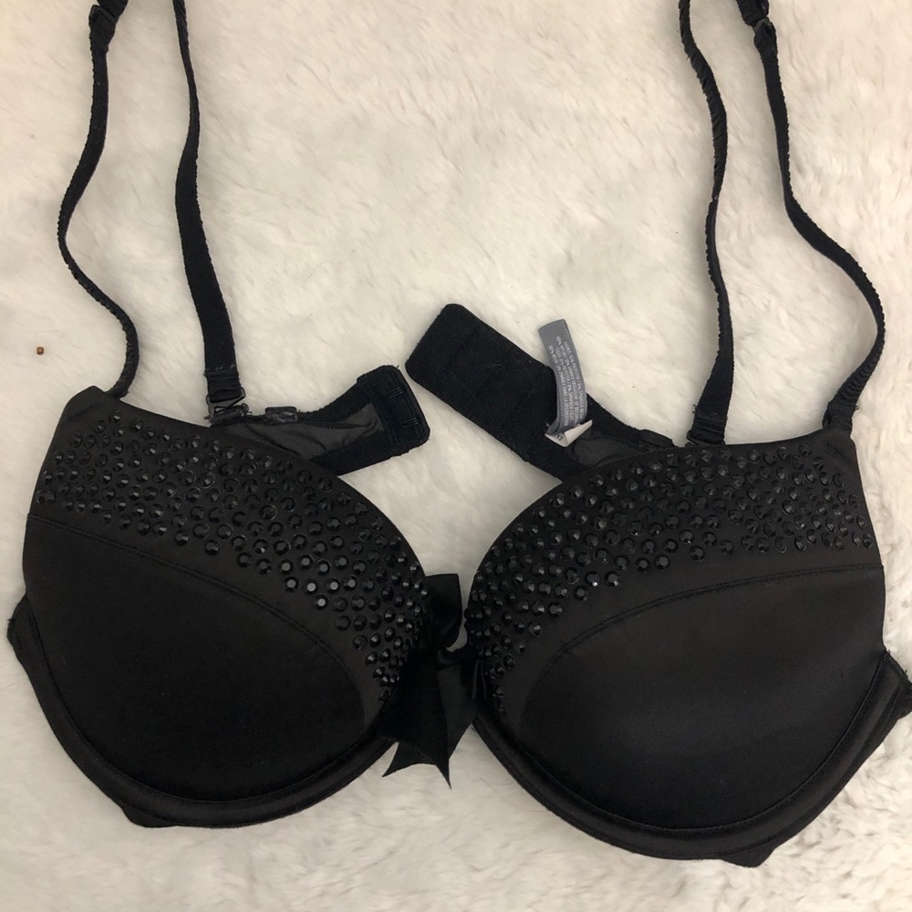Womens Black Bra With Black Gems. 34b